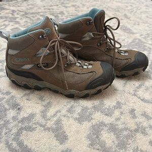 Women’s Oboz Mid Hiking Boots Sz 9.5